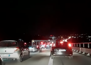 Dita e verës, trafik në hyrje të Tiranës, radha e makinave arrin deri në 5 kilometra
