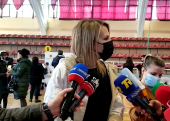 A do penalizohen mësuesit që refuzojnë vaksinën AstraZeneca? Drejtoresha e Arsimit në Shkodër: Jo, nuk është me detyrim