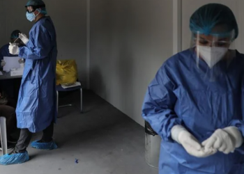 Teste falas për të gjithë në Greqi, qytetarët mund t’i bëjnë vetë nga shtëpia