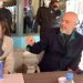 Kryeministri humor me kamerierin: ‘’More vesh ti, Beqareve në fillim… (VIDEO)