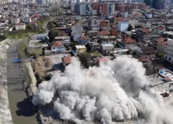 VIDEO: Shembet me eksploziv objekti 7 katësh në Tiranë, u përdorën 10 kg lëndë eksplozive