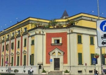 Bashkia Tiranë padit Ilir Metën: Ka zgjedhur të mbajë anën e uzurpuesit