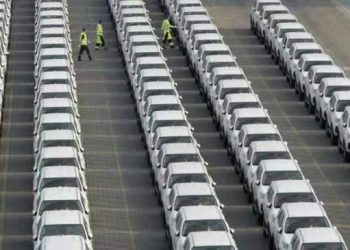 Kinë, shitja e automjeteve në shkurt, 1 milion e 455 mijë njësi