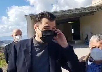 “O Luli po më merr gruaja”, Basha flet në telefon me Thëllëzën: Si je? Jam me Pirron, po qajmë hallet