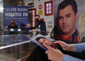 Libri i Bashës tregon dramën reale të PD, Lulit ia kalon edhe Monika Kryemadhi