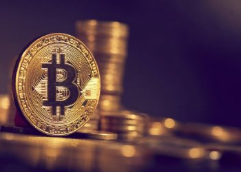 Bitcoin tejkalon 60 mijë dollarë për herë të parë, si ndikoi Covid në rritjen e kriptovalutës