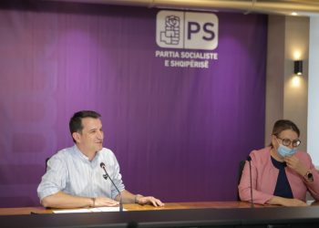 Veliaj: “40% e listës së PS janë zonja dhe zonjusha; Ata kanë helmin, ne ilaçin”