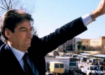 Kalvari 30- vjeçar i Kavajës me lidhjen “shpirtërore” me Sali Berishën dhe një paralelizëm me Tropojën