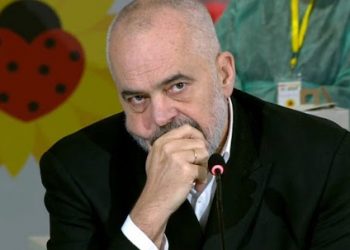 Premtimi i Ramës për Kosovën: Nëse nuk ju japin vaksina, do t’ju vaksinojmë 11 mijë mjekë