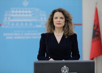 Dita e dytë e vaksinimit masiv, Tomini: Efektet anësore minimale, me dozat e reja do ulim moshën e të vaksinuarve