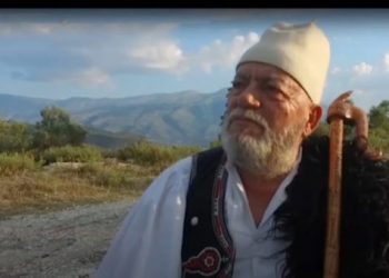 Mjeshtri i këngës polifonike Guri Rrokaj tregon arsyet se pse bëri këngë për Erdoganin