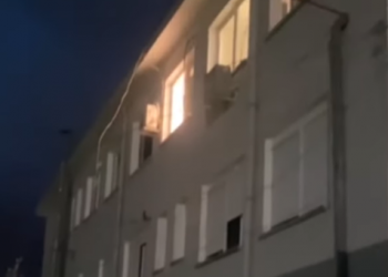 DETAJET/ Shkoi për të bërë analizat: 26-vjeçari me Covid i iku nga vëmendja të atit dhe u hodh nga kati i tretë