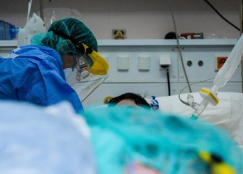 67 të vdekur nga Covid në Greqi në 24 orët e fundit