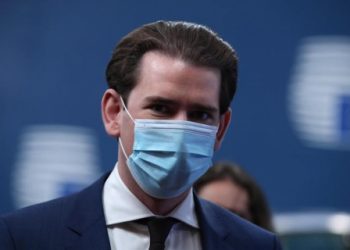 Vaksinat, Austria dhe Danimarka “shkëputen” nga BE