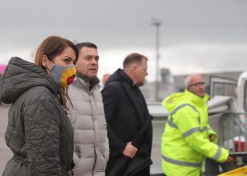 Mbërrijnë 10 mijë dozat e Sputnik, Manastirliu: Presim sasi të tjera, synojmë vaksinimin masiv dhe përgatitjen edhe për turizmin