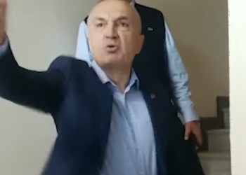 E turpshme! Ilir Meta dhunon policët: Dilni nga zyrat e FRD, do t’ju çoj në burg me duart e mia