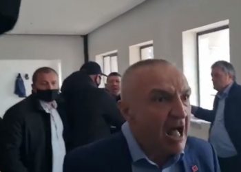 Dhuna e presidentit mbi policinë në selinë e FRD/ Topalli: Si na rrethoi me tanke e ushtri Meta po aty!