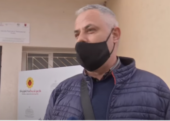 Vaksinohet mjeku i parë nga Kosova në Kukës: Jam i lumtur. I ftoj të gjithë kolegët që të shfrytëzojnë mundësinë
