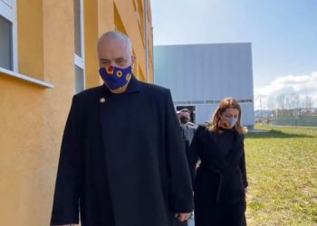 “Javën që vjen nis vaksinimi masiv”, Manastirliu tregon se kur pritet të mbërrijnë vaksinat kineze në vendin tonë