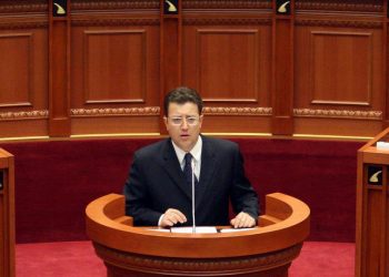 Pas Finos nderohet edhe Olldashi, një rrugë në Tiranë do të mbajë emrin e ish-ministrit të ndjerë të PD-së