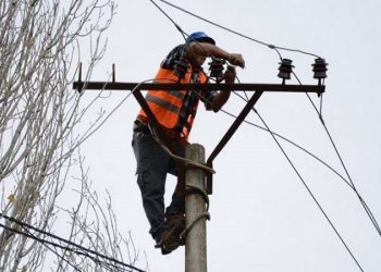 Disa zona në Tiranë pa energji elektrike/ OSHEE njofton qytetarët: Po punohet për riparimin e defektit