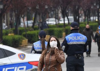 Masat anti-COVID, policia vendos 709 gjoba brenda 24 orëve për qytetarët e pabindur