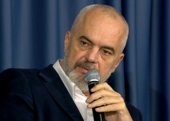 Rama tallet me Bashën: Të paktën të bëjë makarona një herë për demokratët, se tramvajin e Tiranës nuk e tregon dot