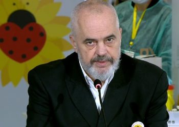 Premtimi i Ramës për Kosovën: Nëse nuk ju japin vaksina, do t’ju vaksinojmë 11 mijë mjekë