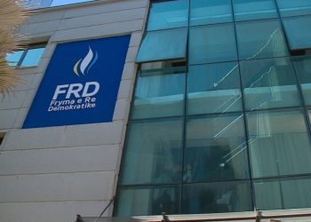 Konflikti për godinën/ Bashkia e Tiranës jep 10 ditë afat FRD-së për lirimin e zyrave