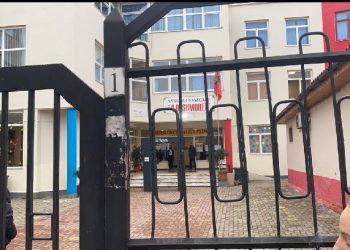 Nis sot me “AstraZeneca” vaksinimi i mësuesve dhe pedagogëve/ Të parët janë atë të shkollës 4 Dëshmorët në Tiranë