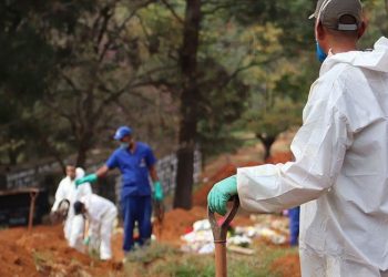 Vendi më i goditur në botë nga COVID, VOA: Shkencëtarët paralajmërojnë rreth një varianti të ri, shumë më ngjitës