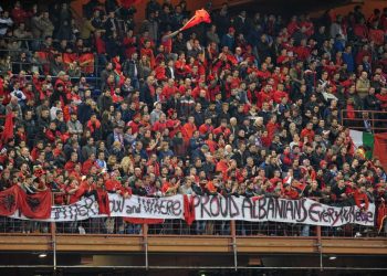 COVID/ UEFA heq kufizimet për tifozët në stadiume