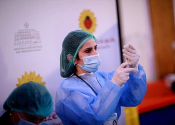 Pas sigurimit të vaksinës kineze/ Vaksinimi masiv i popullsisë shqiptare pritet të nisë shpejt