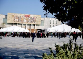 Askush nuk e humbet shansin! Mjekët: Kush nuk paraqitet për vaksinën, do të njoftohet sërish