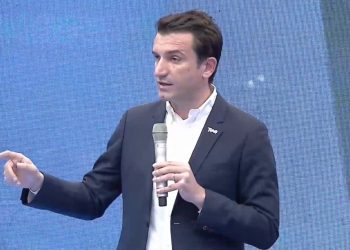 “Rindërtimi nuk ndalet”, Veliaj: Legjendat urbane, dëshpërim i atyre që tek rrënojat po lënë edhe partitë