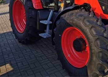 E rëndë/ Babai aksidenton vajzën 3-vjeçare me zetor, po dilte për të punuar