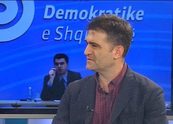 “Stimuloi humbësin”, Elezi: Berisha po aq përgjegjës sa Basha për humbjen në 25 prill