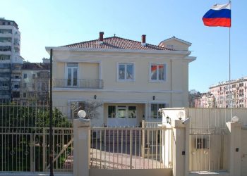 Shqipëria heq vizat për turistët rus për periudhën 1 prill-31 dhjetor 2021