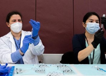 Agjencia Amerikane e Barnave pezullon përkohësisht vaksinën e Johnson & Johnson