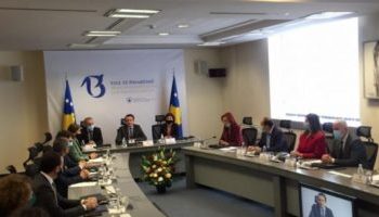 Blerja e vaksinave, Qeveria Kurti vendos të marrë 60 milionë euro kredi