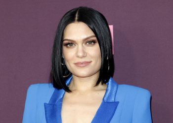 FOTO +16 / Jessie J del nga ‘binarët’, publikon foton totalisht nudo