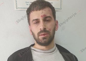 Shoku i fëmijërisë së autorit që goditi me thikë: Rudolfi s’pinte ilaçet, ngjarja s’ka radikalizëm, ishte momenti