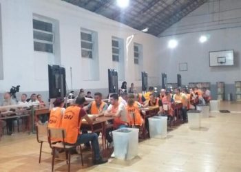 Mat/ PS ankohet për komisionerët e qendrave të votimit: Ka persona me precedentë penal