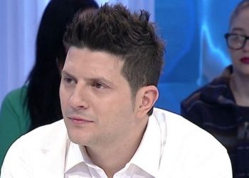 FOTO: Ermal Mamaqi braktis PD dhe shpreh hapur votën për PS/ Zbulon kush i paguante fshehtas kursin e kitarës kur nuk kishte lekë