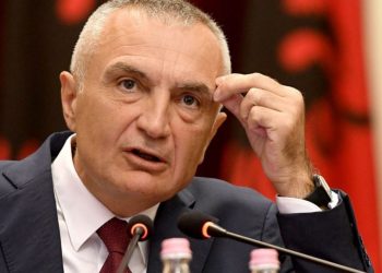“Thuaji babit të ruajë figurën e presidentit”/ Vajza e vogël e Metës: Mos pi më, pse merresh me gruan e tjetrit?