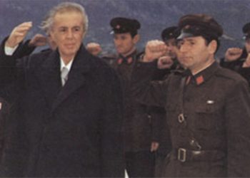 Rrëfimi i ish-ministrit të Mbrojtjes: Shoku im më denoncoi se doja të vrisja Enverin