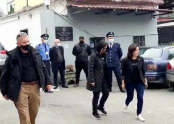 VIDEO/ Yuri Kim viziton Fushë-Krujën, kafe me qytetarët dhe takon shefat e Policisë