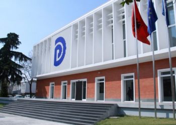 PD i përgjigjet Ramës: Nuk ke frikë COVID-19, por nga shqiptarët që duan ndryshimin