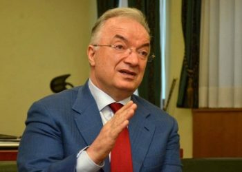 Nënkryetari i PDK thirrje Ramës: “Vëlla i dashur, Hap disa qendra vaksinimi për qytetarët e Kosovës, na ndihmo të lutem!”
