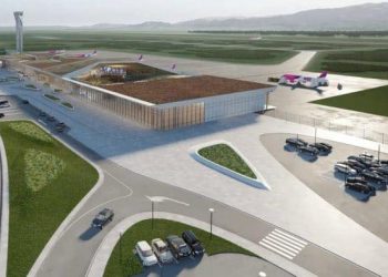 Fluturimi i parë në Aeroportin e Kukësit, drejtori: Përfundon pista e plotë, ofrojmë çmimet më të ulëta!